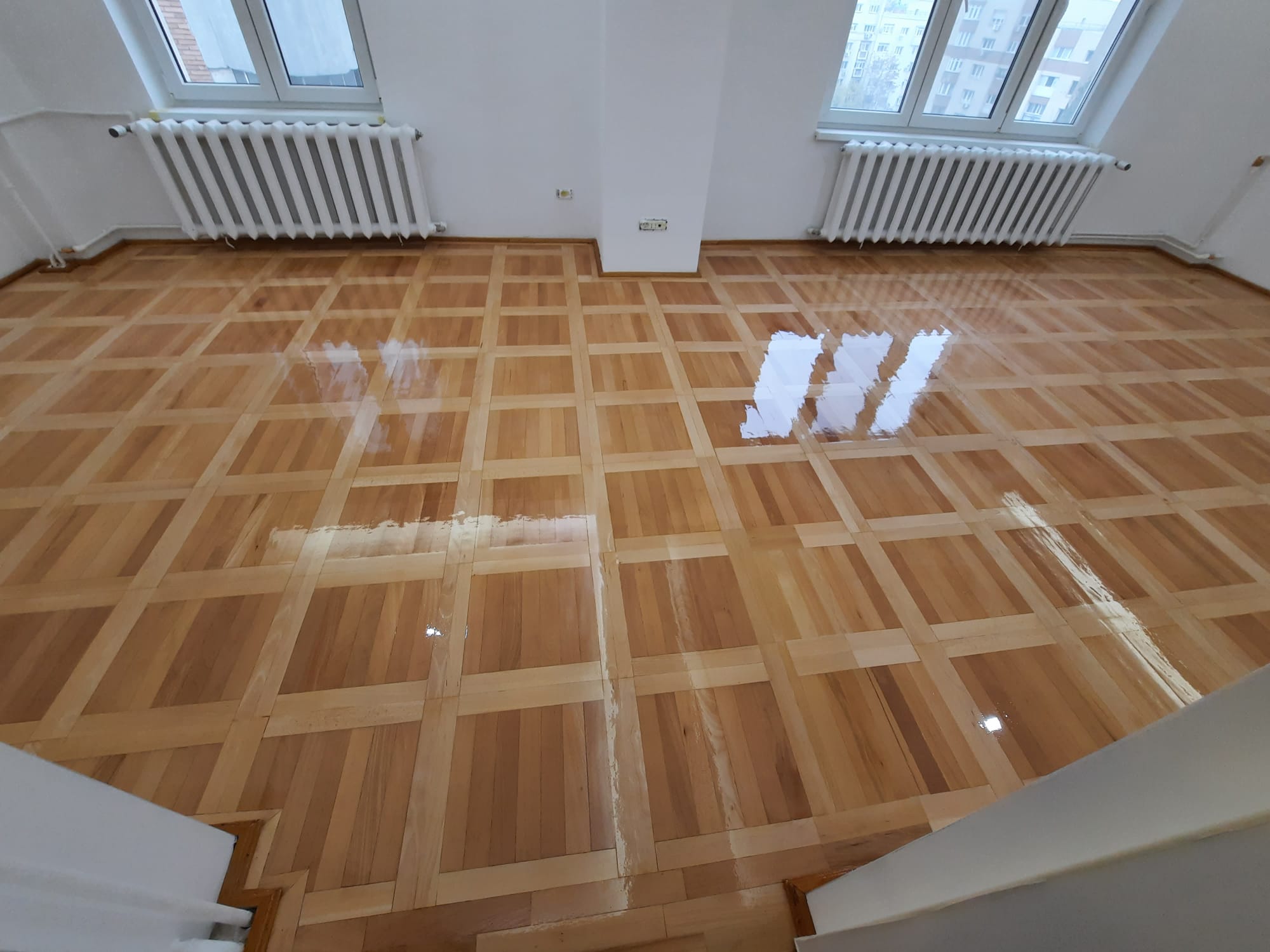 Montaj parchet București — parchet lăcuit într-un apartament